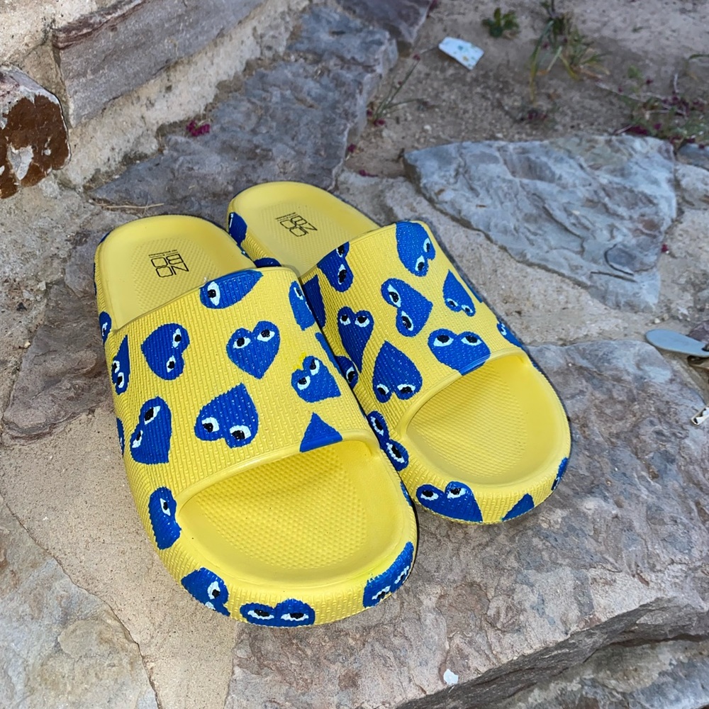 “Bape heart slides💙👀”